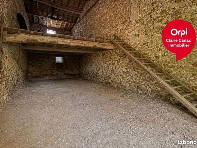 Maison 1 pièce 330 m²