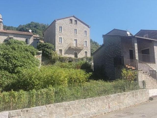 Maison 1 pièce 363 m²