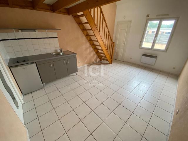 Maison 1 Piï¿½ce en duplex SAINTE LUCE SUR LOIRE
