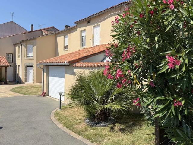 Maison 1er étage 235 m2