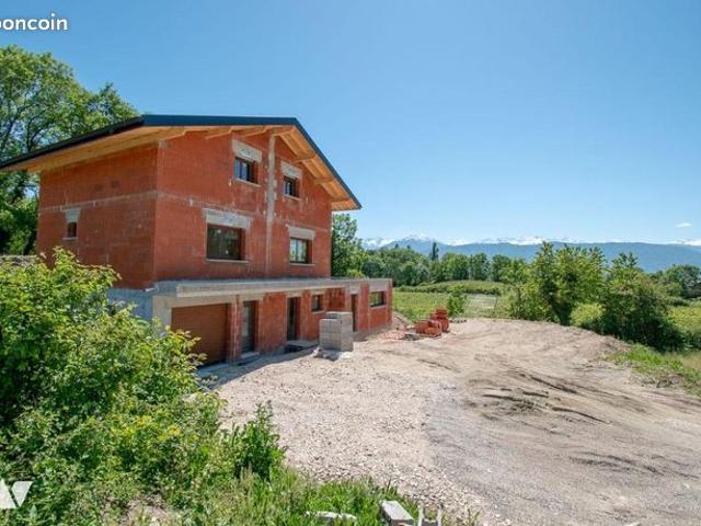 Maison 8 pièces 204 m²
