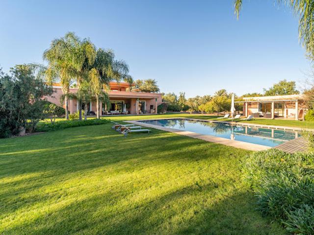 Maison avec piscine et jardin