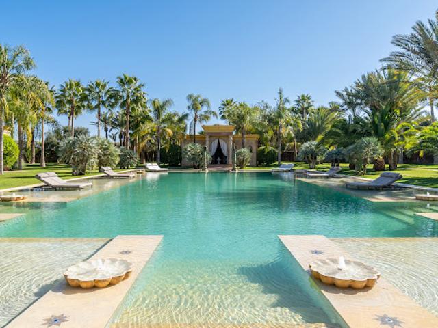 Maison avec piscine et jardin