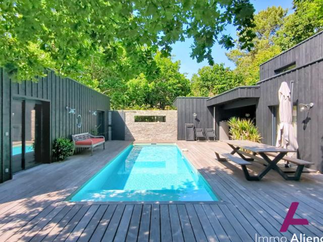 Maison 208 m² 8 pièces