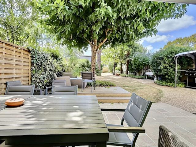 Maison avec jardin et terrasse