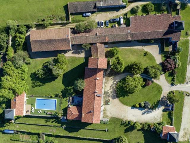 Maison 2000 m2 60 pièces