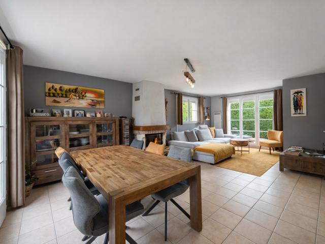 Maison 2005 avec 4 chambres et garage double