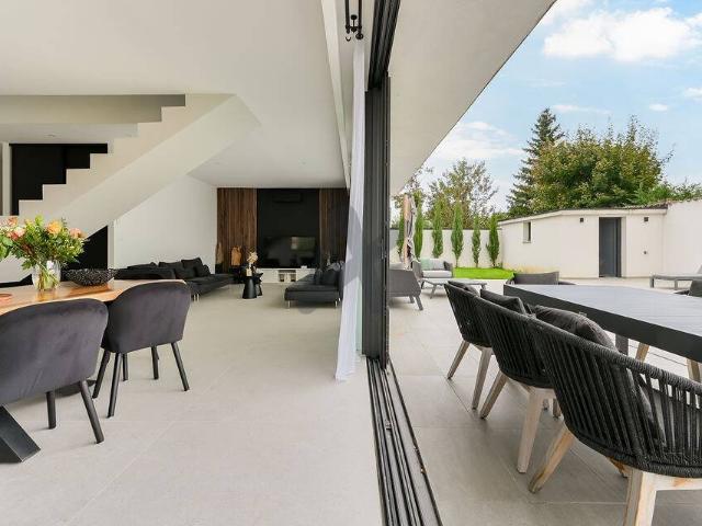 Maison 200 m2 Meyzieu