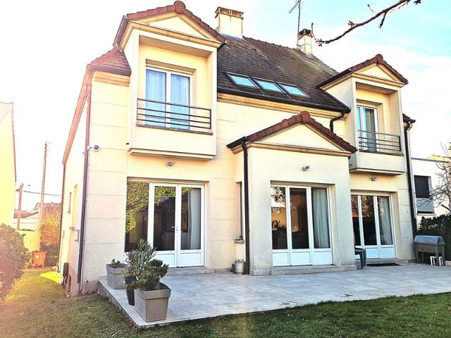 Maison 200 m2 8 pièces