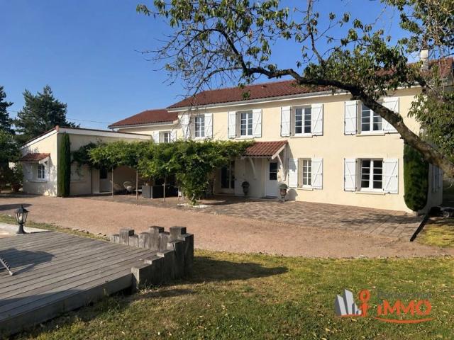 MAISON 200 M²