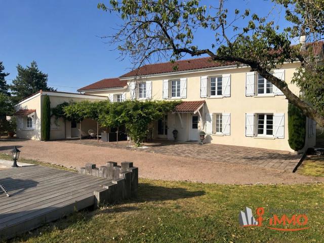 MAISON 200 M²