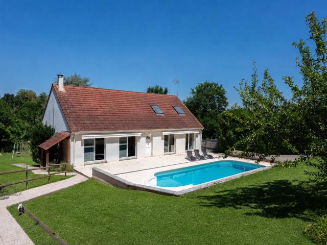 MAISON 200m2 5 CHAMBRES AVEC JARDIN