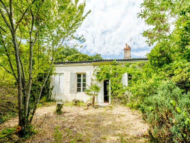 Maison 200m2 à rénover sur parcelle 1000m2 Centre du Bous