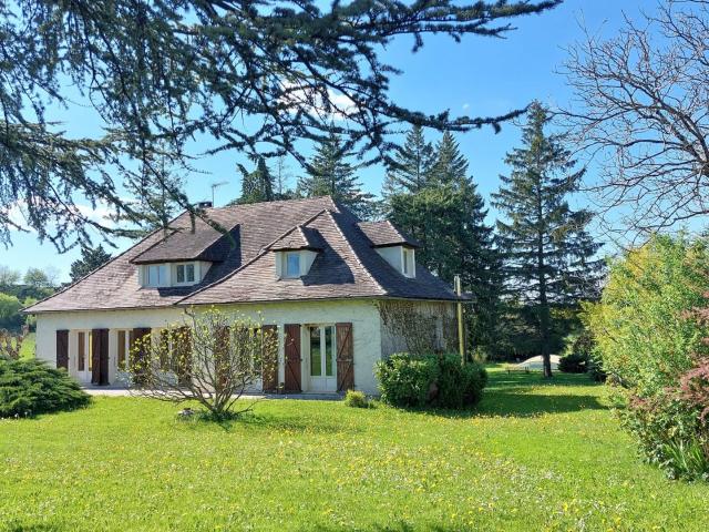 Maison 200m² habitables sur terrain de 6000m² 197m² Lamothe Cassel