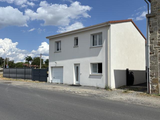 MAISON 2013 106 m2 3 CHAMBRES ET BUREAU GARAGE TERRAIN 258 M2