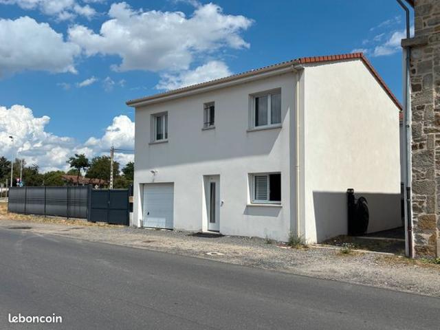 MAISON 2013 106 m2 3 CHAMBRES ET BUREAU GARAGE TERRAIN 258 M2