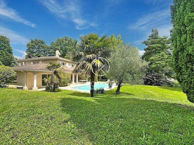 Maison 203 m2 Collonges Au Mont d Or