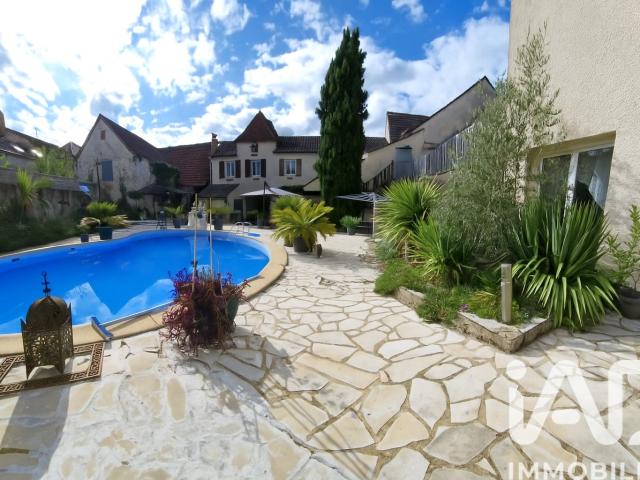 Maison 20 pièces 1 300 m²