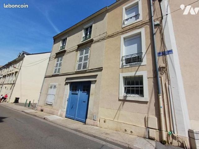 Maison 20 pièces 250 m²