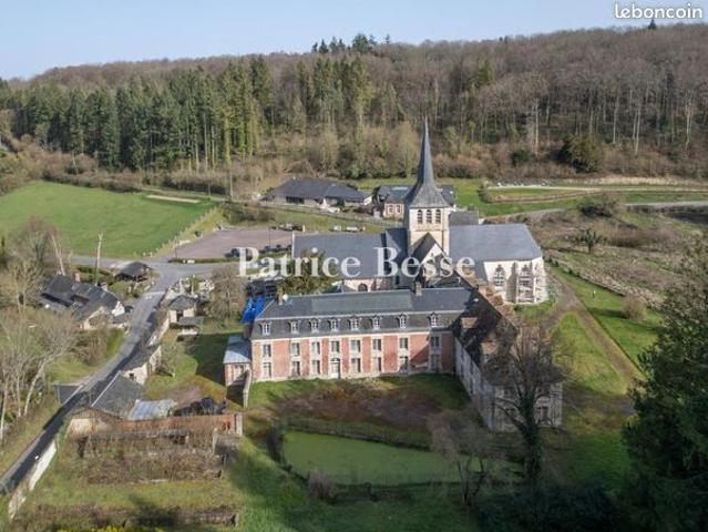 Maison 20 pièces 2 000 m²