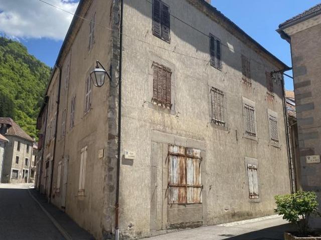 Maison 20 pièces 320 m²