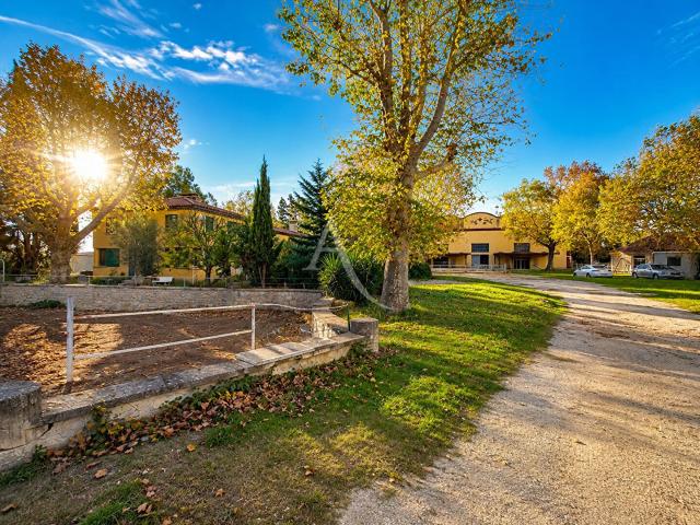 Maison 20 pièces 500 m²