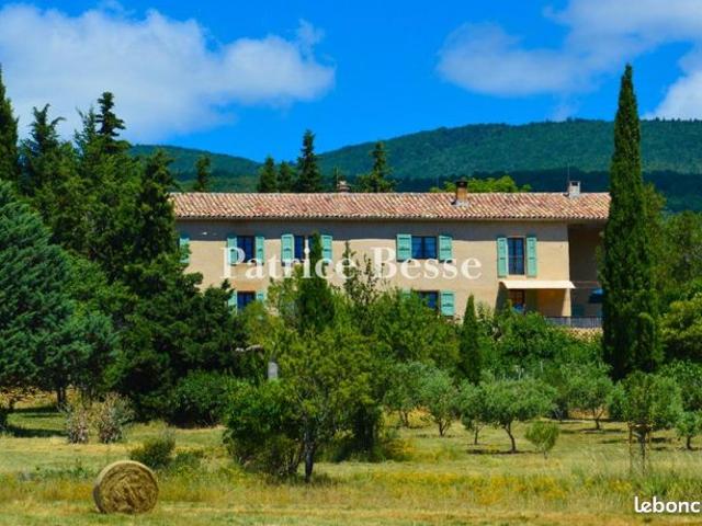 Maison 20 pièces 526 m²