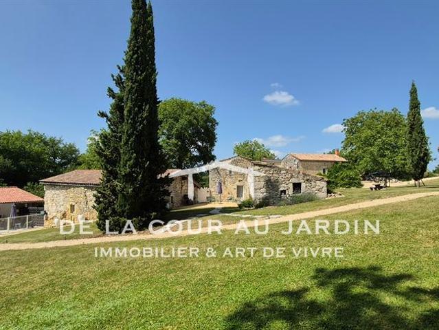 Maison 20 pièces 650 m²