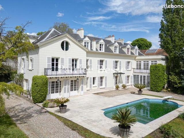 Maison 20 pièces 660 m²