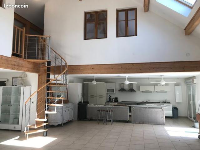 Maison 20 pièces 669 m²