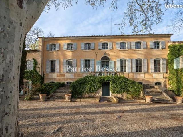 Maison 20 pièces 600 m²