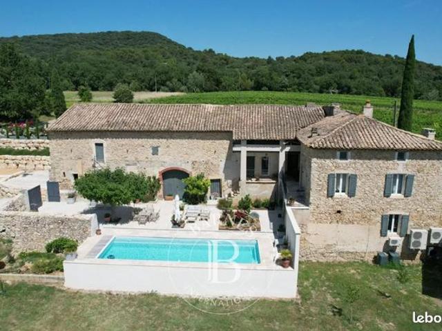 Maison 20 pièces 850 m²