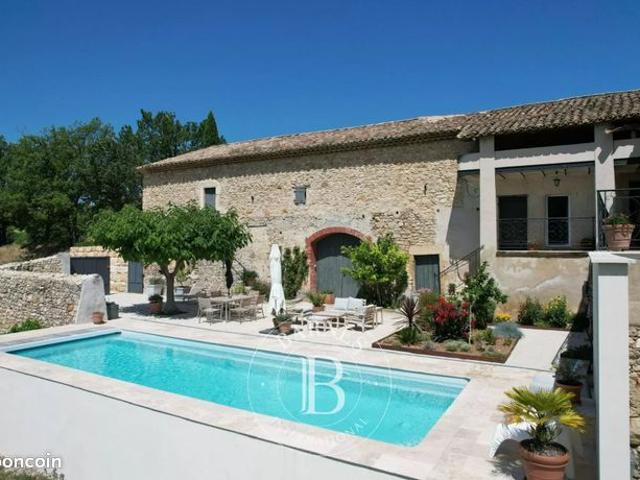 Maison 20 pièces 850 m²