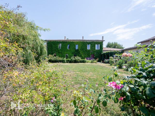 Maison 20 pièces 950 m²
