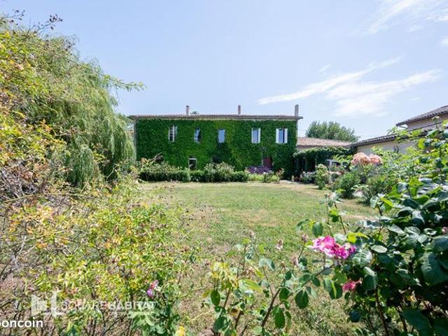 Maison 20 pièces 950 m²