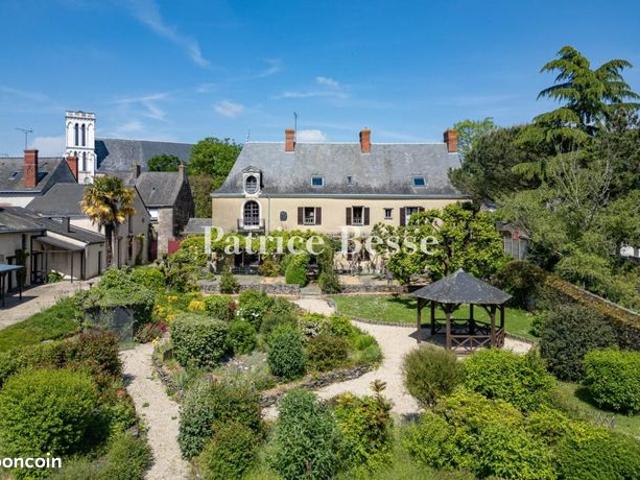 Maison 20 pièces 915 m²