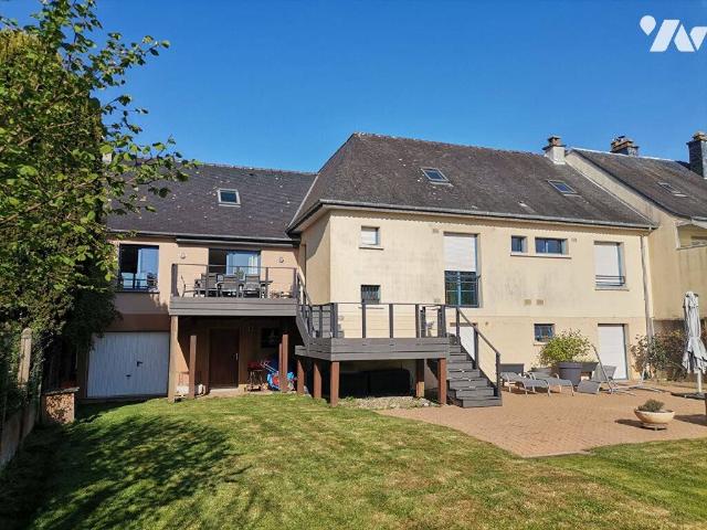 Maison 214 m2 Montfort sur Meu