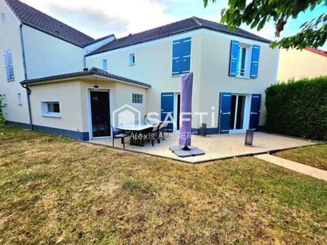 MAISON 214M2 +402 M2 TERRAIN