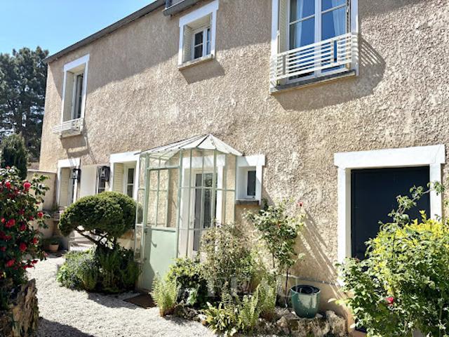 Maison avec jardin et terrasse