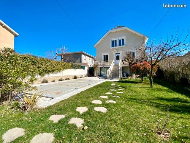 Maison 215 m² 9 pièces