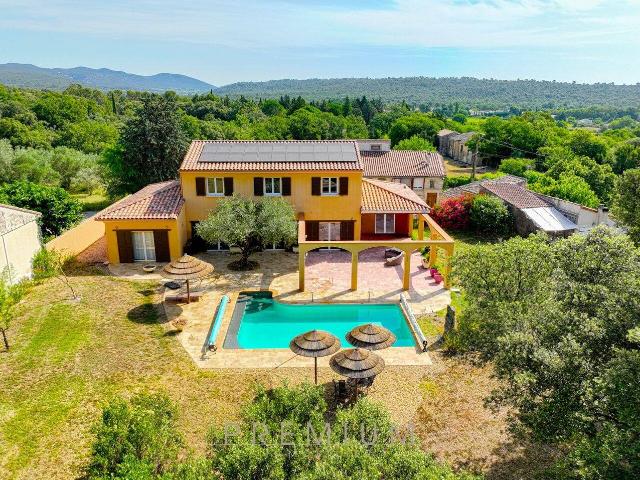 Maison 217 m2 Saint Mathieu de Treviers