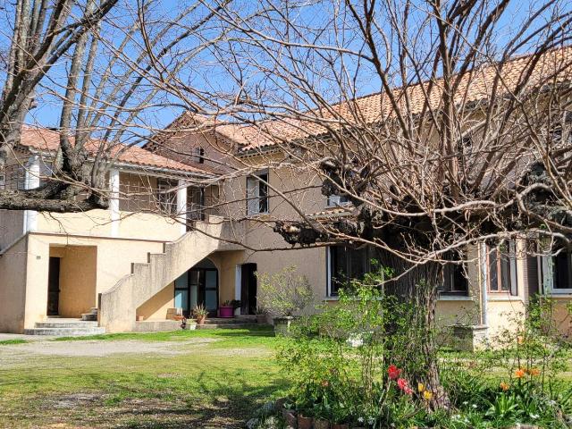 Maison 210 M2 sur terrain de 2100 M2