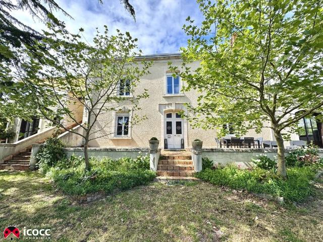 Maison 211 pièces 312 m²