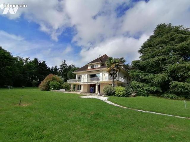 Maison 21 pièces 414 m²