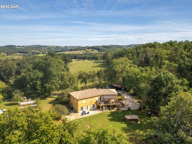 Maison 21 pièces 415 m²