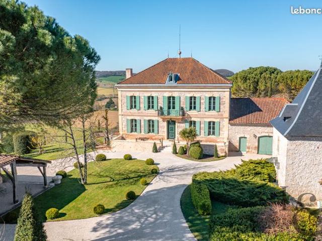 Maison 21 pièces 656 m²