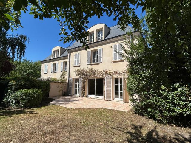 Maison 225 m2 10 pièces