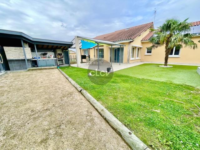 Maison 220 m² 8 Pièces 01190 CHEVROUX