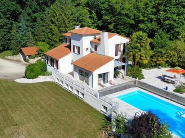 Maison 220m², piscine, très beau parc 4,5ha, étang, rivière