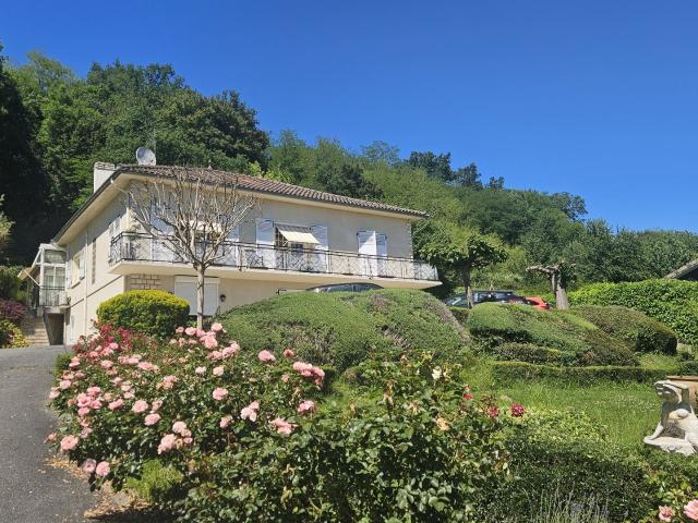 Maison 223 M² / Vue Pyrenees / 2315 M² Terrain 192m² Villeneuve de Rivière